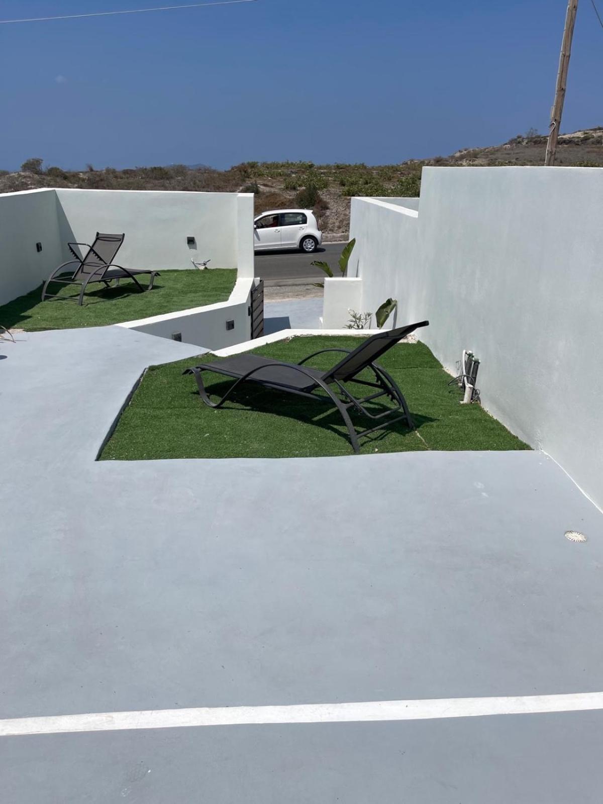 Lejardin Suites Santorini Pyrgos Kallistis Exterior foto